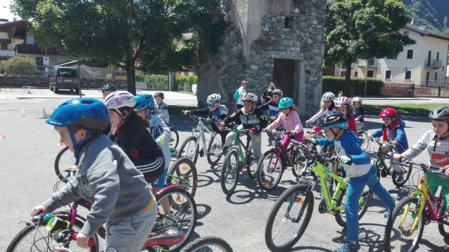 /giornata bicicletta scuola primaria Tirano (14)