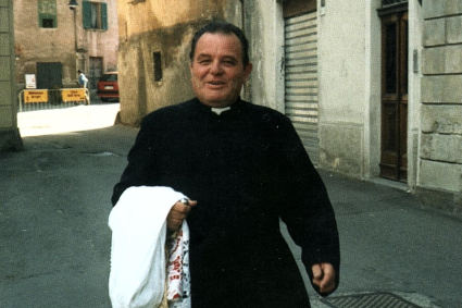 /monsignor Tullio Viviani