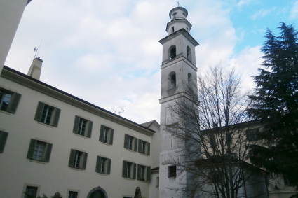 Il campanile della chiesa di San Nicola da Tolentino