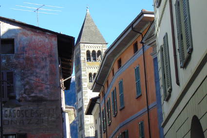 /Il campanile di San Martino visto da via XX Settembre
