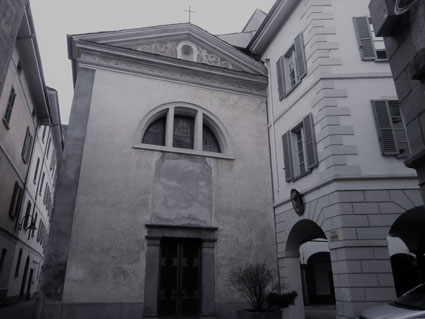 /la facciata della chiesa di San Nicola da Tolentino
