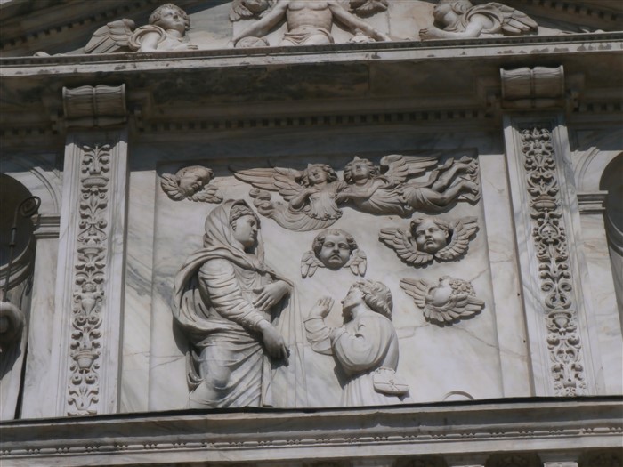 /La scena dell'Apparizione sul portale di Alessandro Della Scala