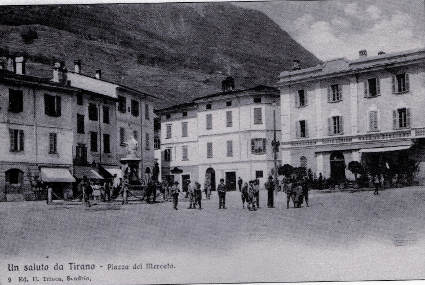 /piazza cavour mercato Tirano