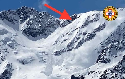 Alpinista sepolto da valanga, è vivo