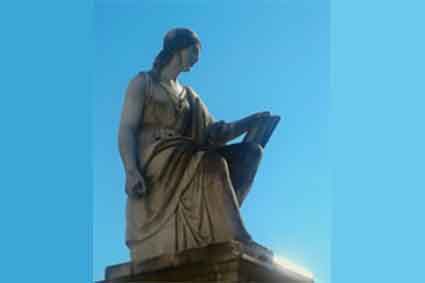 /Statua marmorea della Maria Lüisa in Tirano