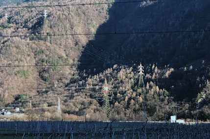 /Attraversamento in quota delle linee 380kV e 220 kV doppia terna della Valle della Ganda