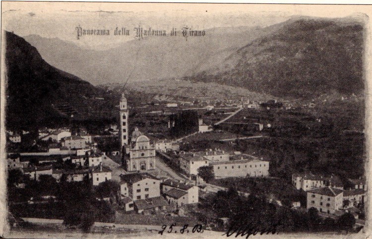 /Una vista di piazza della Basilica in una cartolina del 1903 da Tirano in cartolina